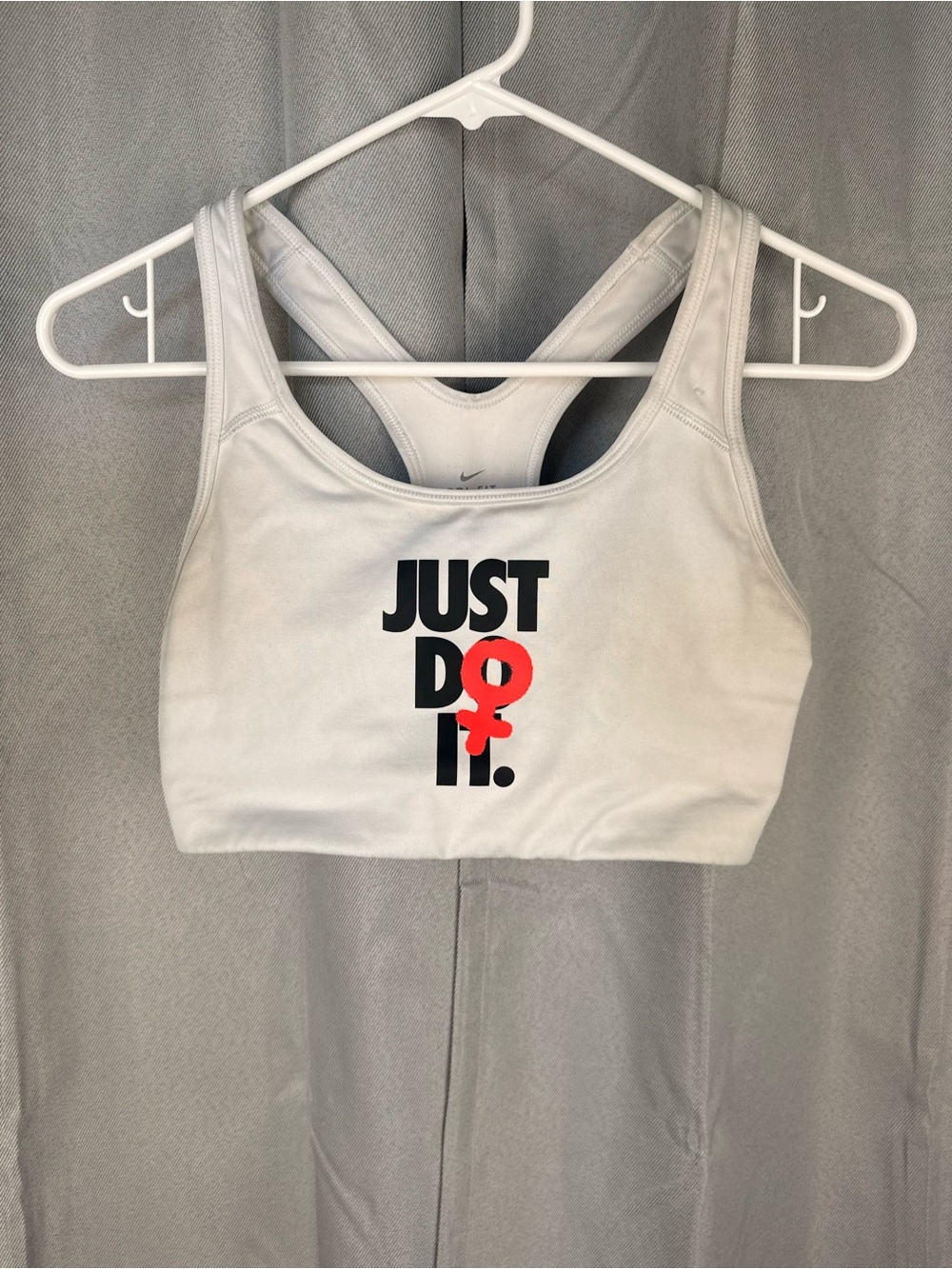Nike Dri-FIT Just Do It Graphic Sports Bra – Women’s M